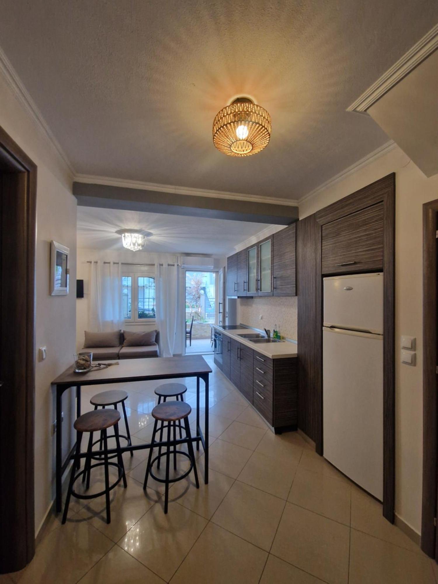 Iro Apartments Неа-Перамос Экстерьер фото